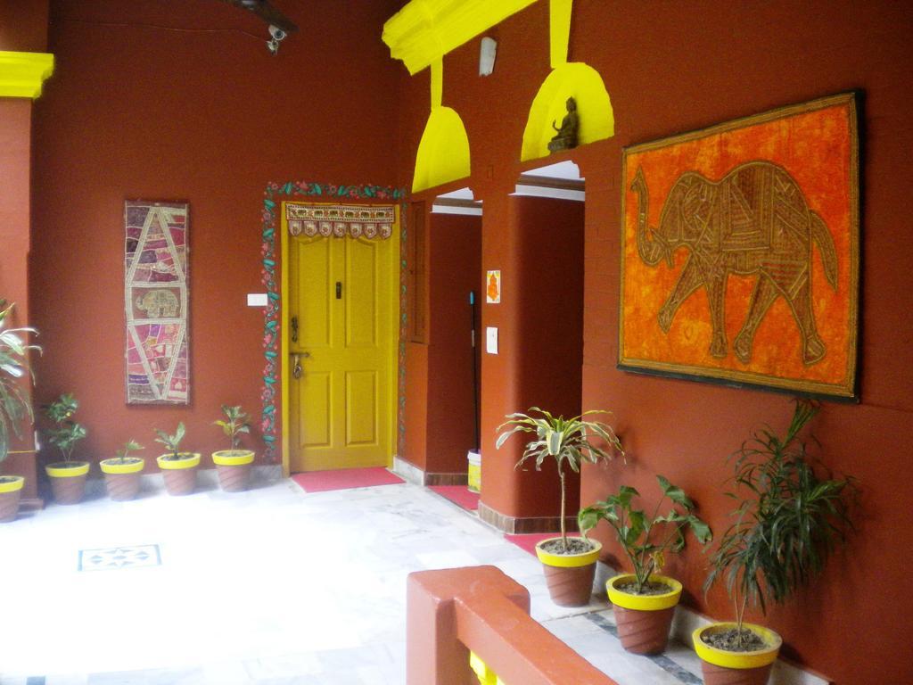 Ganpati Guest House Varanasi Bagian luar foto