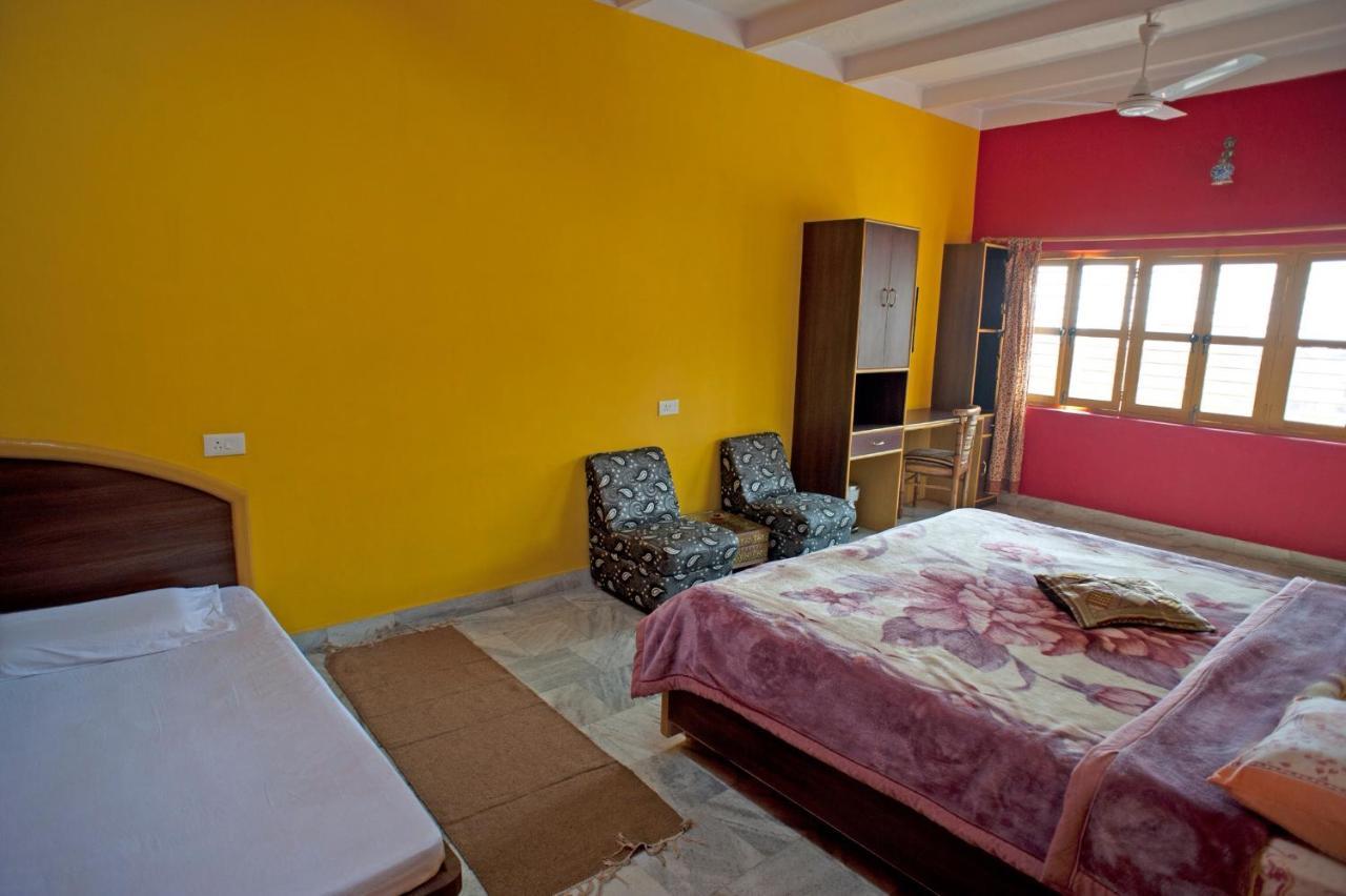 Ganpati Guest House Varanasi Bagian luar foto