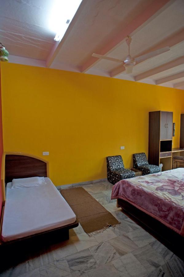 Ganpati Guest House Varanasi Bagian luar foto