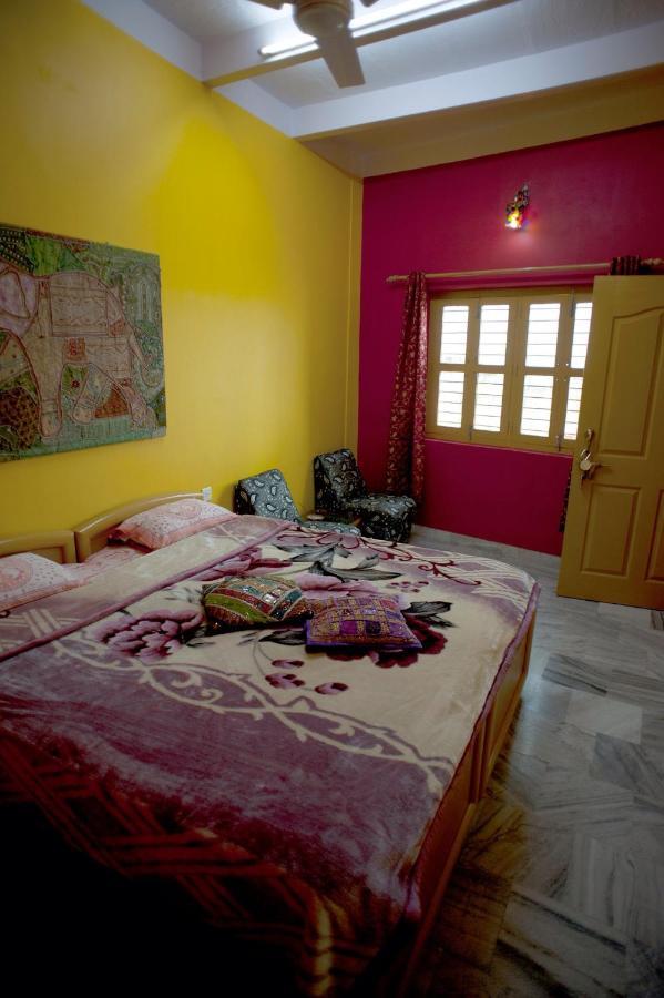 Ganpati Guest House Varanasi Bagian luar foto