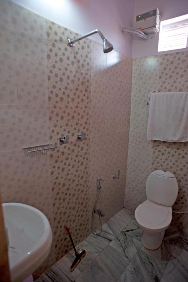 Ganpati Guest House Varanasi Bagian luar foto